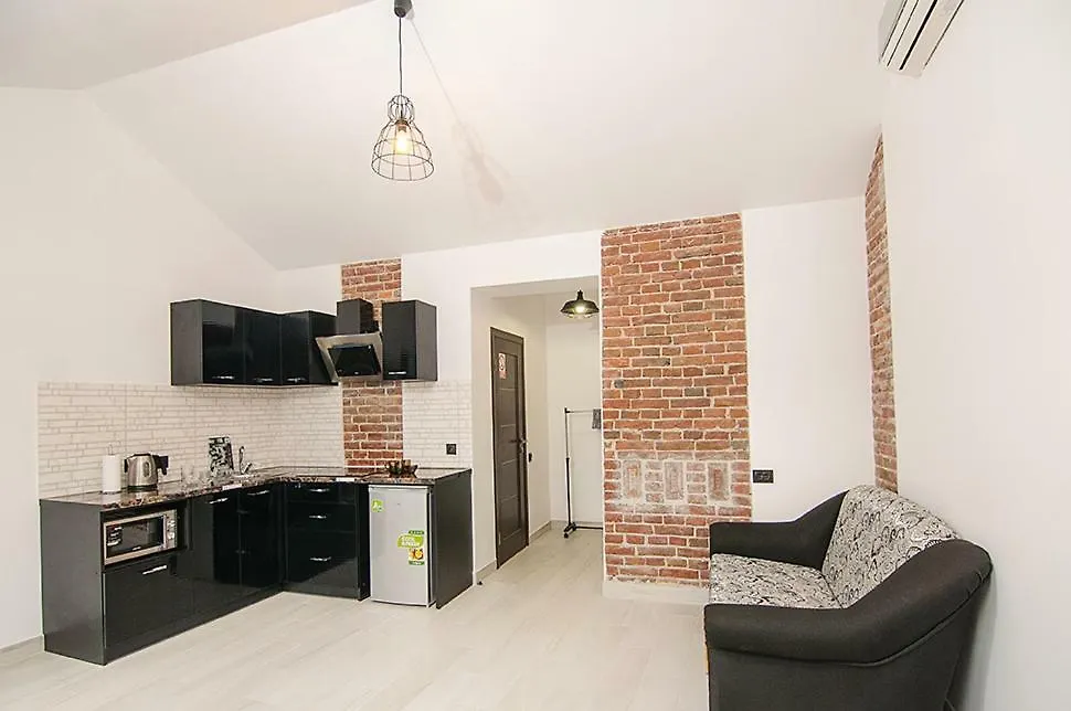Central Studio Apartments 