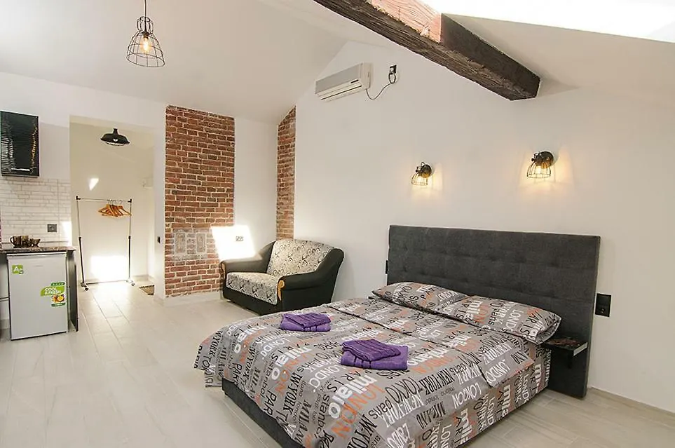Central Studio Apartments 