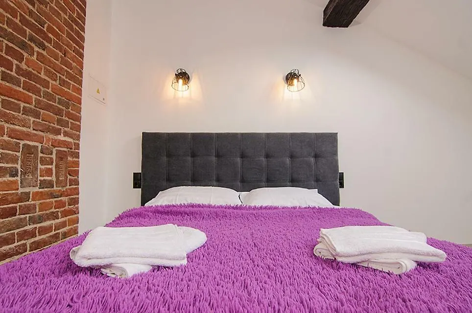 Central Studio Apartments 