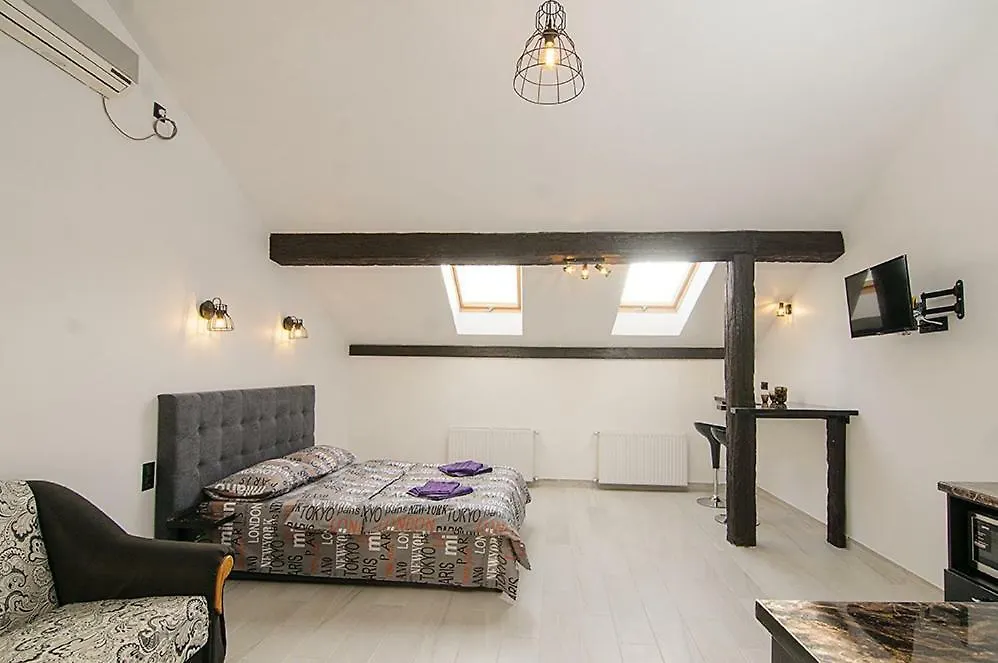 Central Studio Apartments 