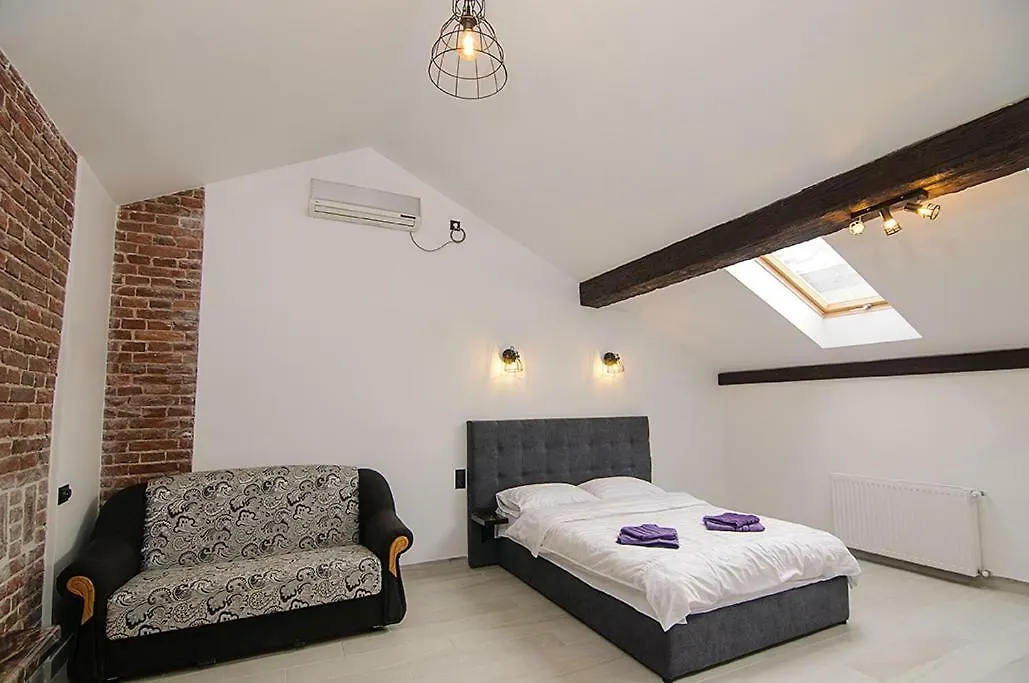 Central Studio Apartments 