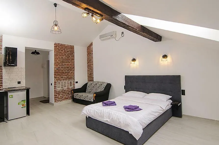 Central Studio Apartments 