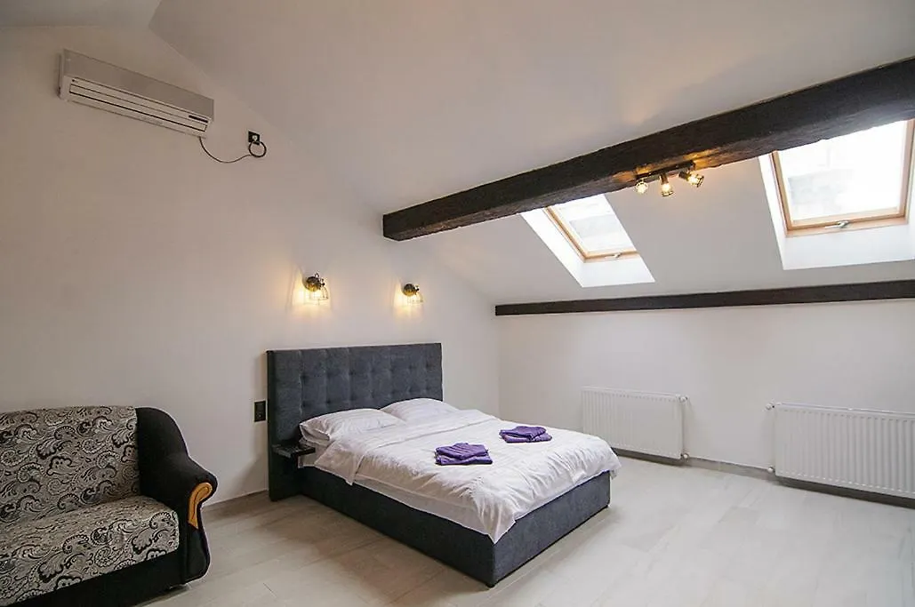 Central Studio Apartments 