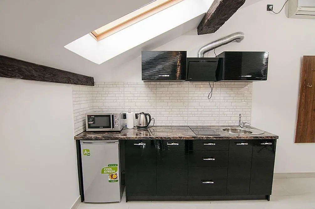 Central Studio Apartments 
