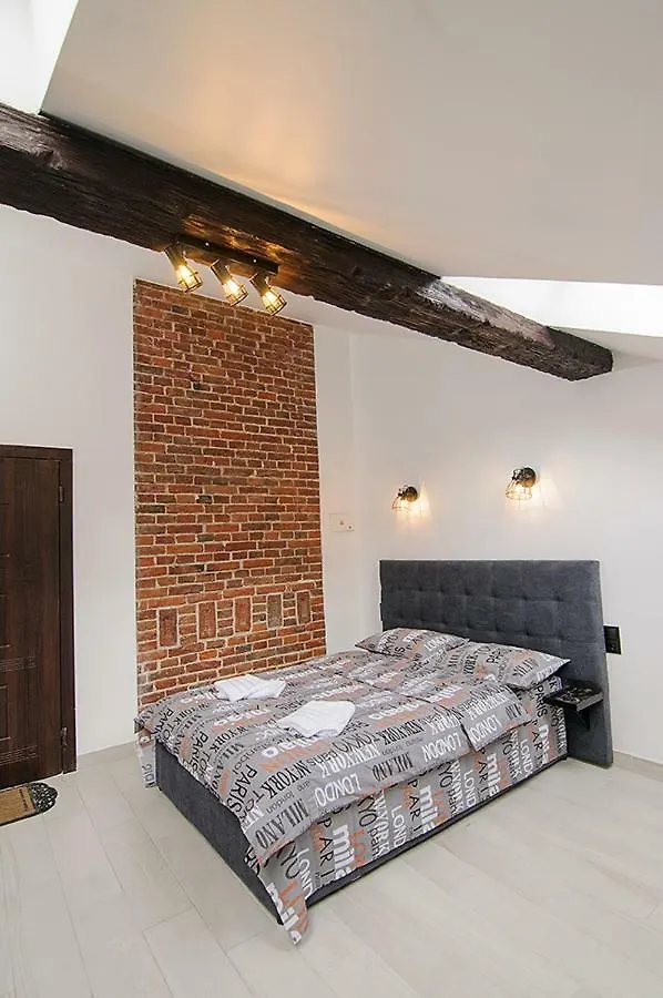 Central Studio Apartments 